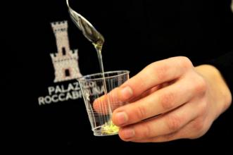 Roccabruna - IMPARIAMO A DEGUSTARE MIELE, VINO E FORMAGGIO